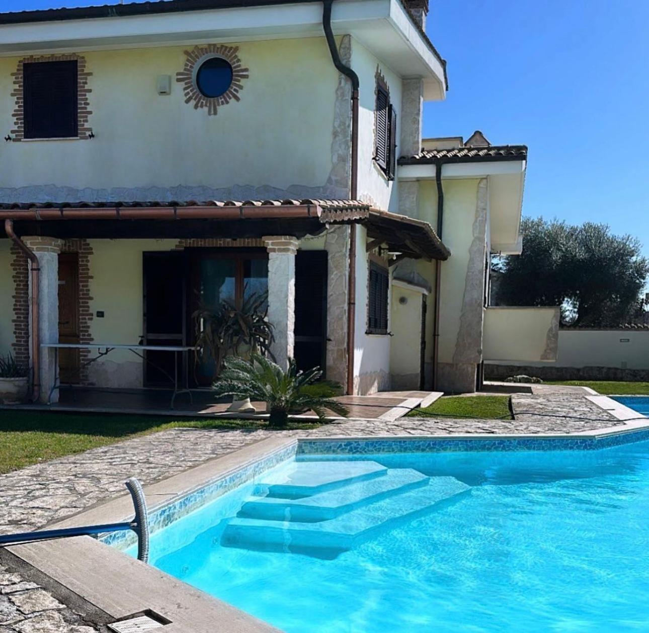 Gold House Luxury Anzio Villa Exterior photo
