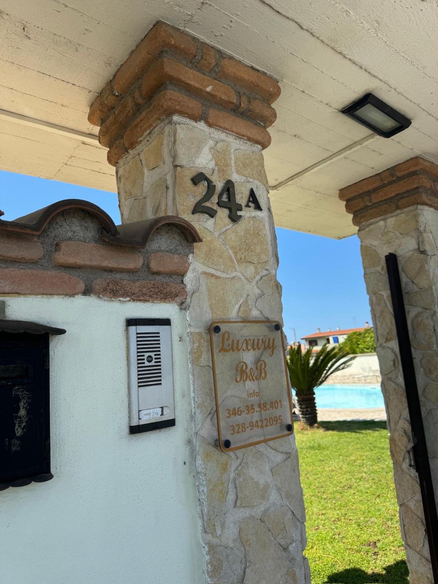 Gold House Luxury Anzio Villa Exterior photo