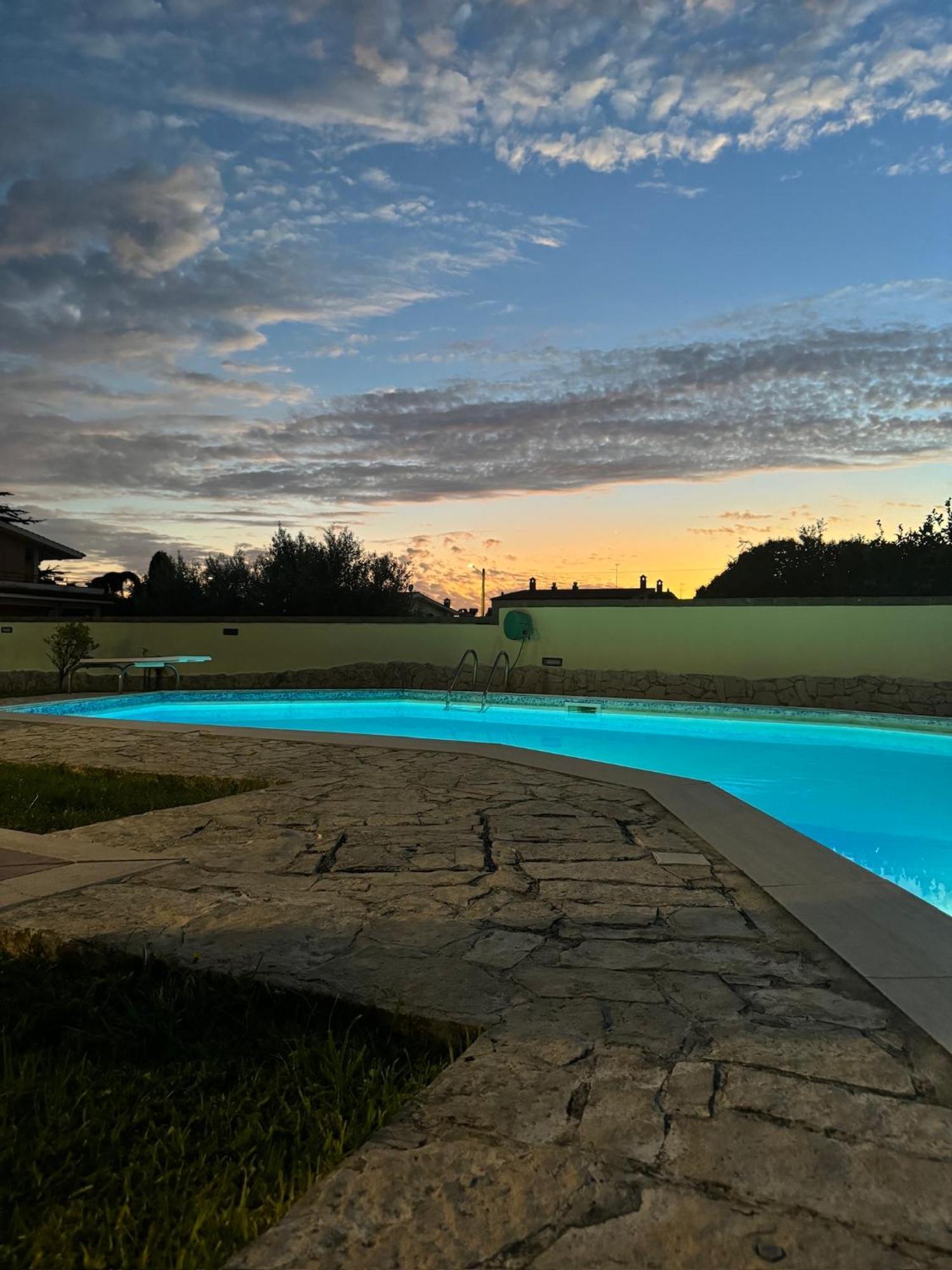 Gold House Luxury Anzio Villa Exterior photo